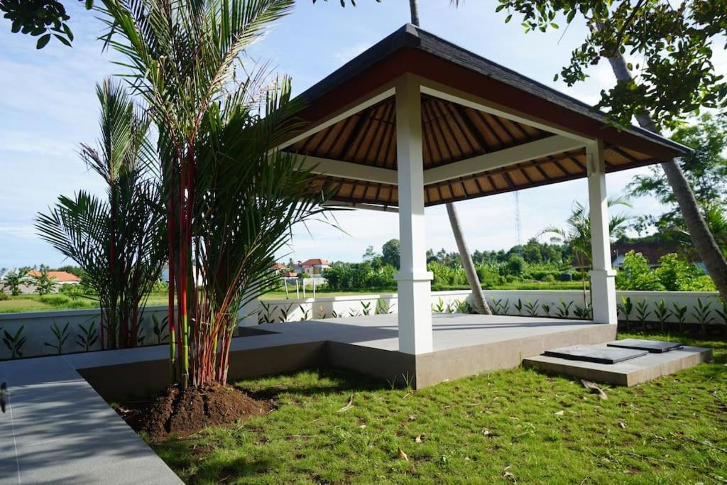 Villa Vespa Lovina Екстериор снимка