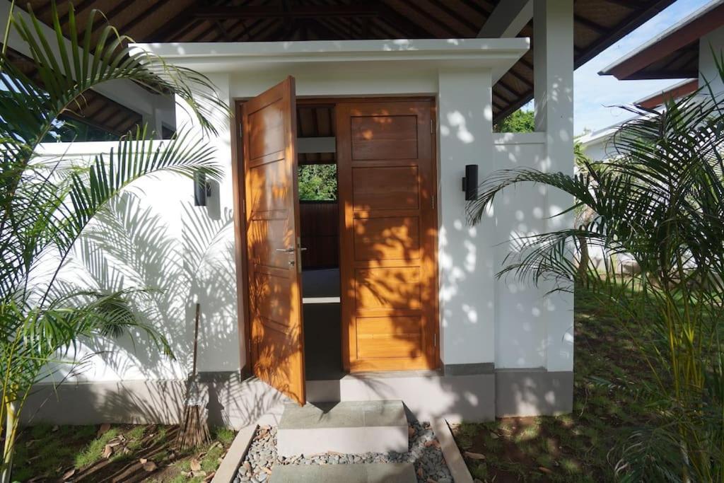 Villa Vespa Lovina Екстериор снимка