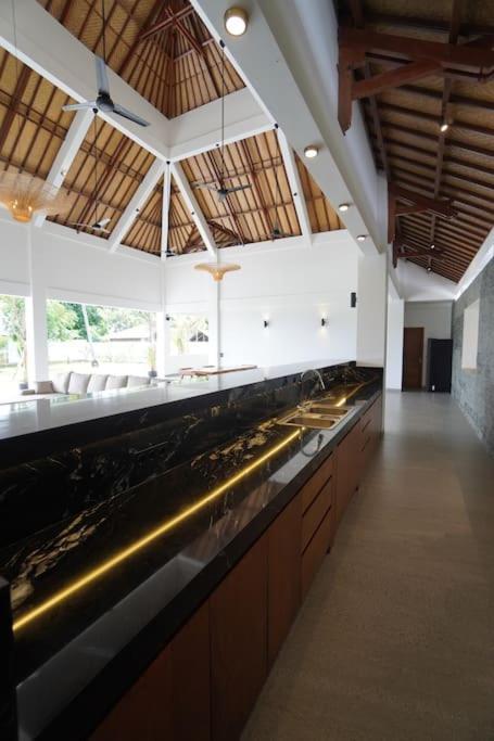 Villa Vespa Lovina Екстериор снимка